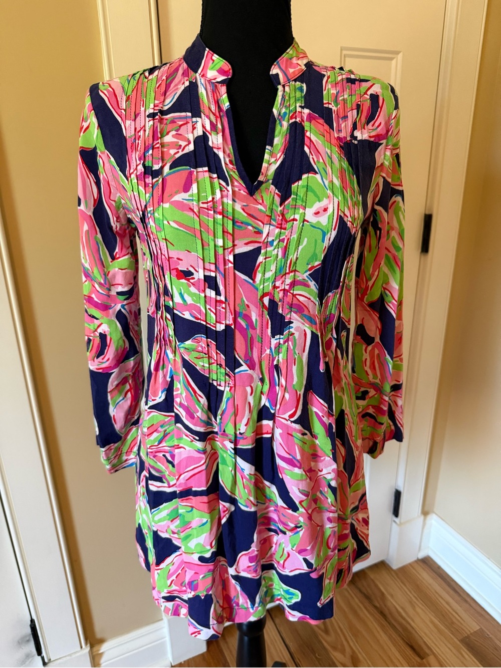 Lilly Pulitzer Sarasota Tunic Top In The Vias Navy Blue Pink Green Floral Sz XXS
